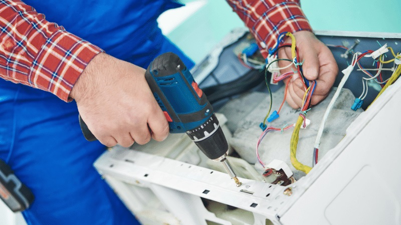 Alaşehir Termodinamik Termodinamik çamaşır makinesi kart tamiri – Su almama arızası orijinal parça ile giderildi. - Teknik servis örneği